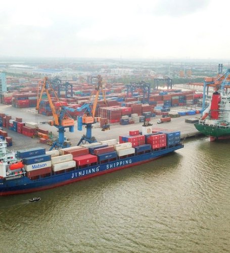 VIMC invests heavily in deep-water ports and transshipments, expanding its fleet