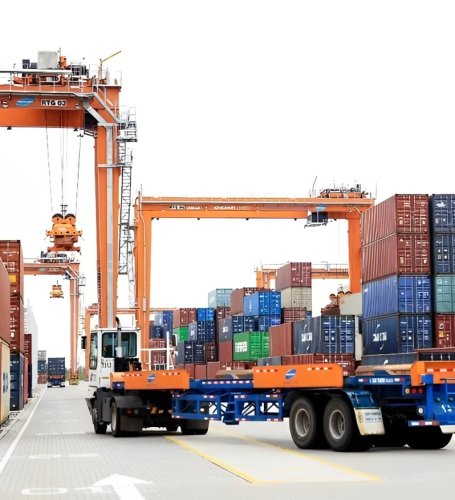 Ministry of Transport announced the opening of Dong Pho Moi dry port in Lao Cai province.